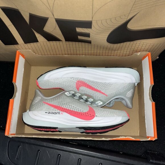 NEW Nike Pegasus Plus Hot Punch Running Shoes FQ7261 001 Women Size 10 - Picture 6 of 6